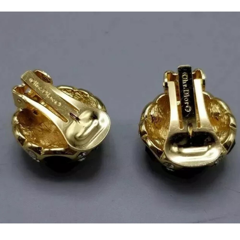 Christian Dior Gold Tone earrings clips - Picture 6 of 6